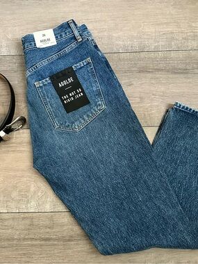 Agolde High Rise Riley Crop Straight Jeans 26 Medium Wash NWT Best Selling Style